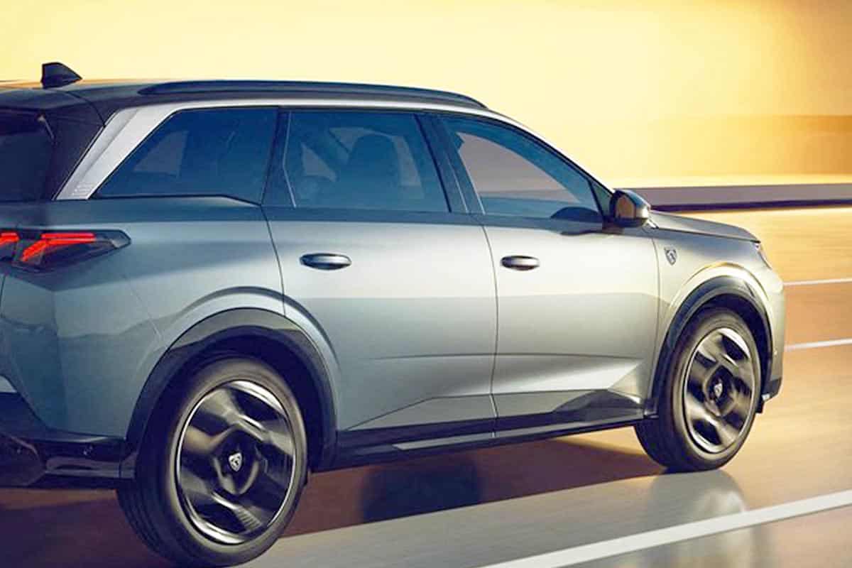 Ce grand SUV hybride est moins cher qu'un Hyundai Santa Fe ou un Skoda Kodiak et il n'est pas chinois