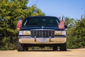 Limousine présidentielle Fleetwood Brougham à vendre - © Mecun Auctions