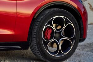Alfa Romeo abandonne l’idée d’une gamme 100% électrique