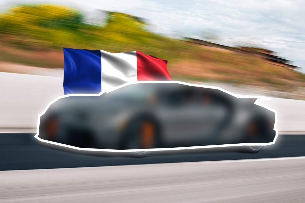 Cette hypercar française à 4M € n’avait jamais été utilisée pour une mission aussi absurde mais elle a battu le record de la livraison de fast-food - © The Hamilton Collection