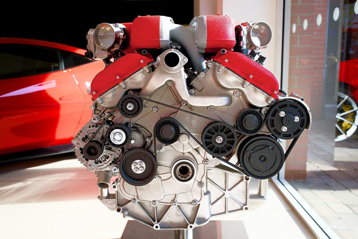 V12 Ferrari